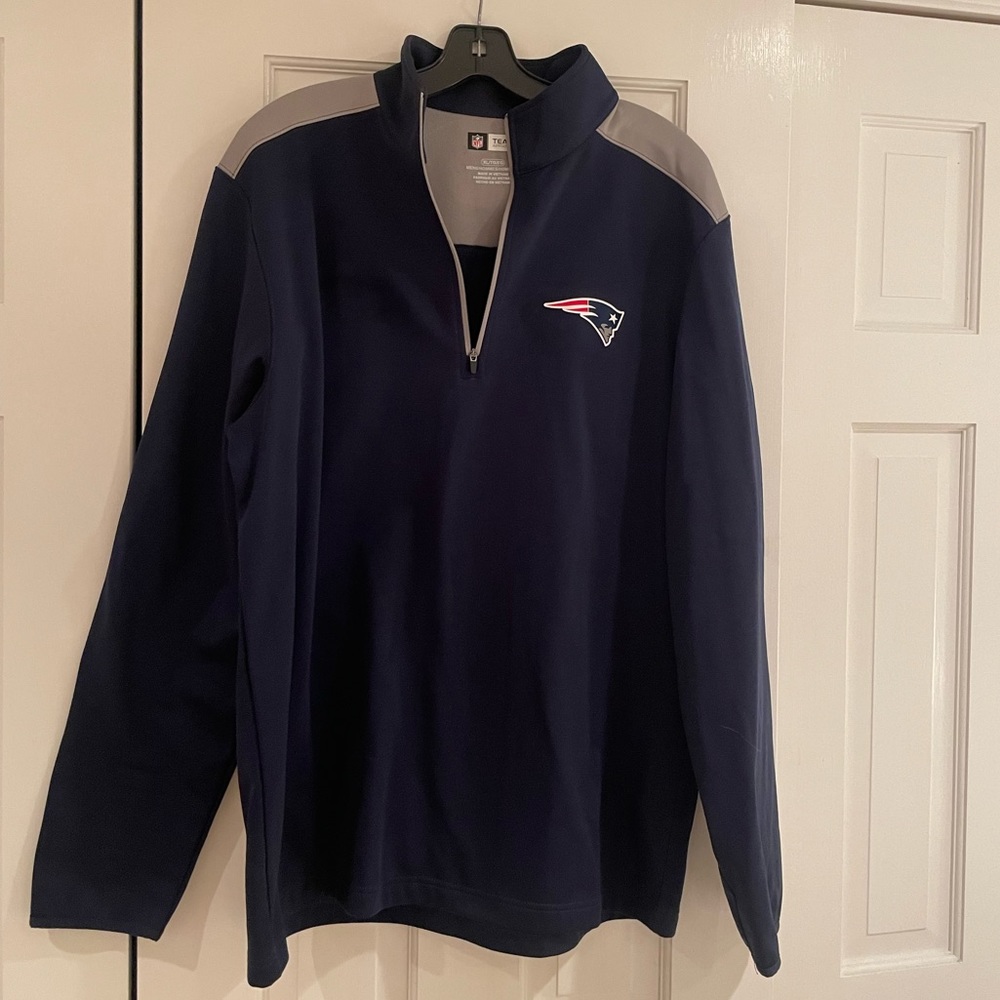 NFL Patriots Men Pullover NWOT